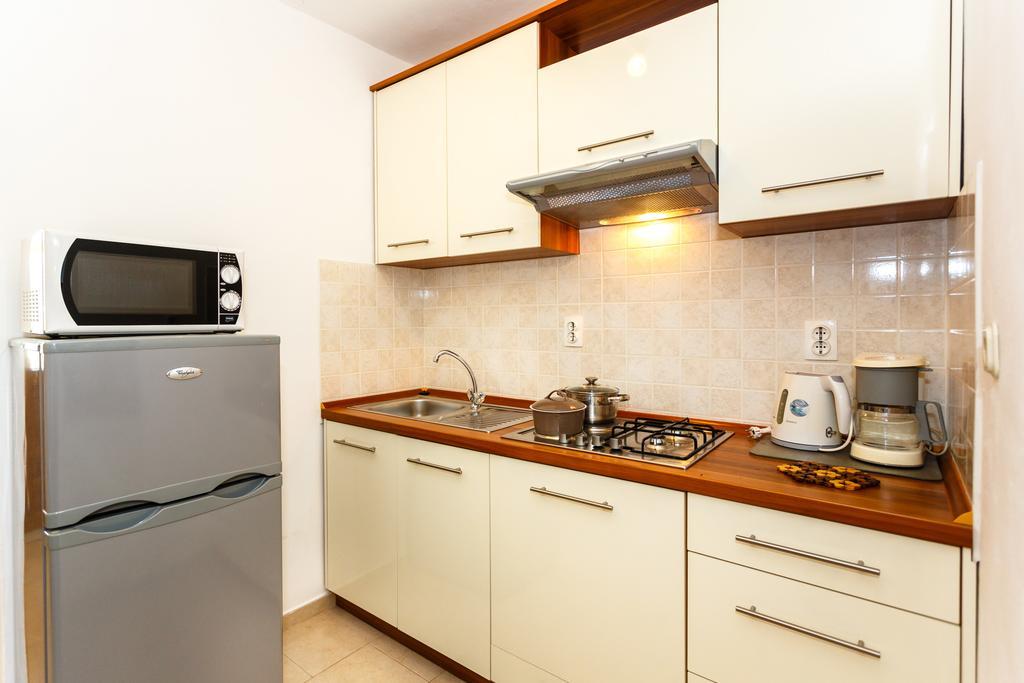 Anica Apartment