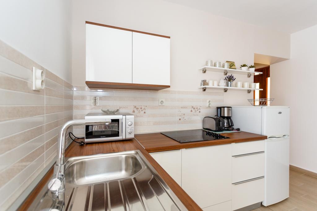 Anica Apartment