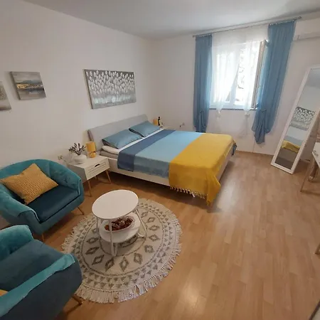 Apartmani Anica Risika Exterior photo